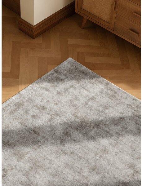Tappeto grigio in viscosa tessuto a mano 200x300 cm Noemi – Vikosa