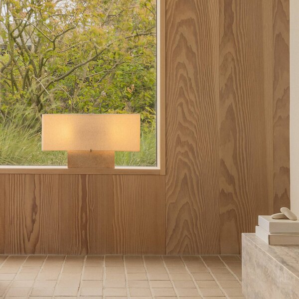 Audo Copenhagen Lampada da tavolo di design Nonna, Crema / Ambra, Soggiorno / Sala da pranzo, Tessuto / Stoffa / Seta, Design, Lampada da tavolo