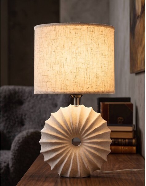 Lampada da tavolo color crema in ceramica con paralume in tessuto (altezza totale 40 cm) Anemone – Mauro Ferretti