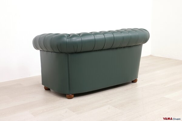 Divano Chesterfield 2 Posti Piccolo in Pelle Verde Pino