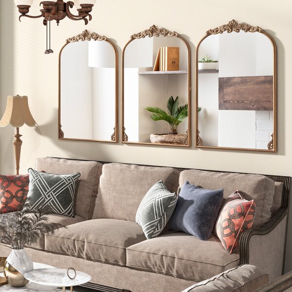 Costway Specchio da parete ad arco barocco ornato con cornice in metallo, Specchio da parete vintage ed antico 95 x 66 cm
