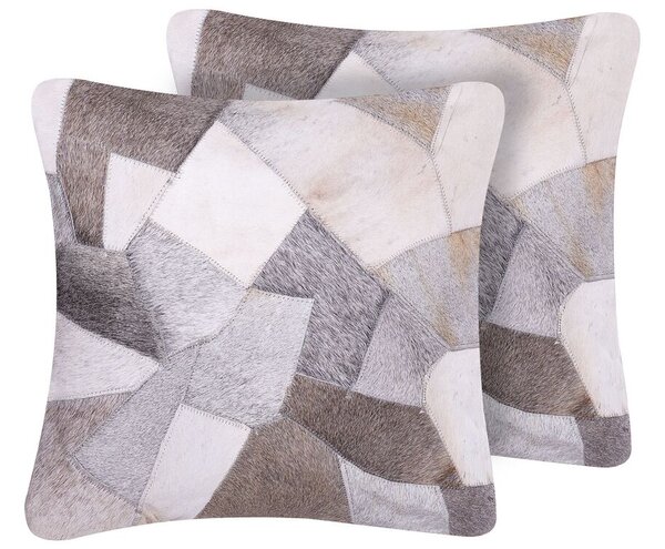 Set di 2 cuscini in pelle e cotone beige motivo patchwork Beliani