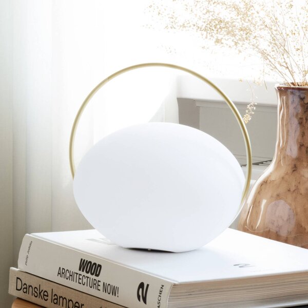 UMAGE Lampada da tavolo LED ricaricabile Orbit, bianco/ottone, IP44, CCT dimmerabile, Bianco / Opale, Soggiorno / Sala da pranzo, Plastica, Design