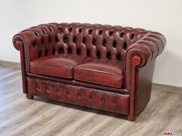 Piccolo divano Chesterfield