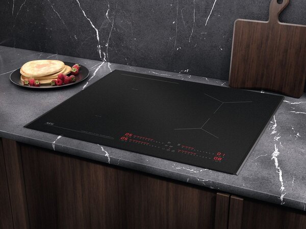 Aeg Piano Cottura Induzione 4 Fuochi Larghezza 61 cm in Vetroceramica colore Nero - NII64B30AZ SaphirMatt Serie 8000 Sense Boil+Fry 60 cm