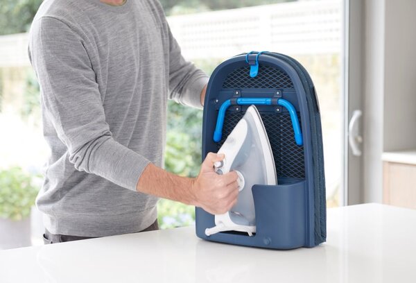 Asse da stiro da tavolo blu Pocket Plus - Joseph Joseph
