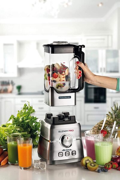 Ariete Frullatore con Bicchiere capacit 2 Litri Potenza 2000 watt Funzione Tritaghiaccio / Smoothie - 0577 Blendy Pro