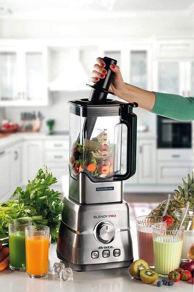 Ariete Frullatore con Bicchiere capacit 2 Litri Potenza 2000 watt Funzione Tritaghiaccio / Smoothie - 0577 Blendy Pro