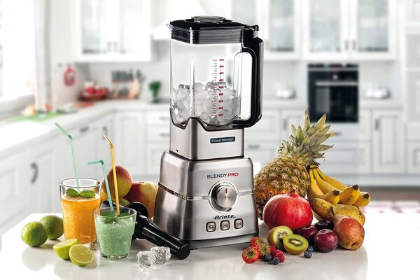 Ariete Frullatore con Bicchiere capacit 2 Litri Potenza 2000 watt Funzione Tritaghiaccio / Smoothie - 0577 Blendy Pro