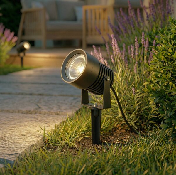 Irina Faretto da esterno a LED, picchetto terra, spina, grigio, metallo Lucande, Alluminio / Grigio / Zincato, Alluminio, Moderno