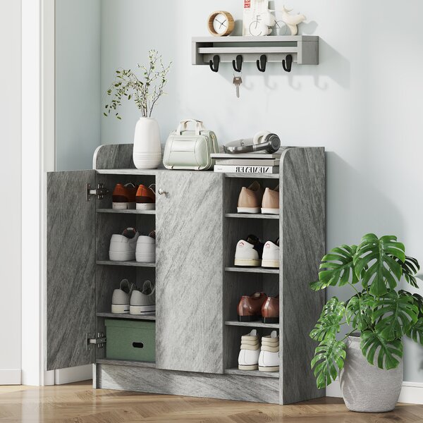 HOMCOM Scarpiera Moderna in Legno con 4 Ripiani Aperti e Armadietto per 12 Paia, 83x30x90 cm, Grigio Cemento | Aosom Italy