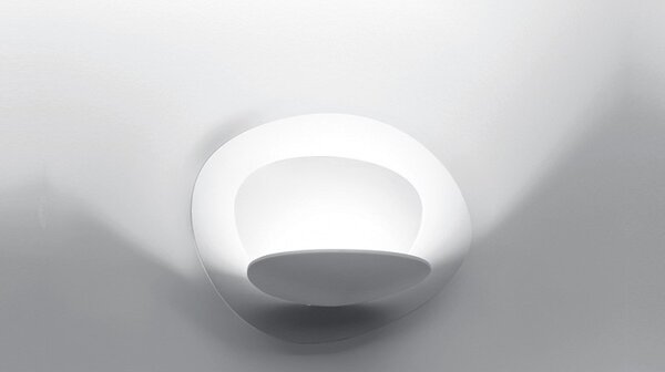 Artemide Pirce micro led 3000K parete bianca