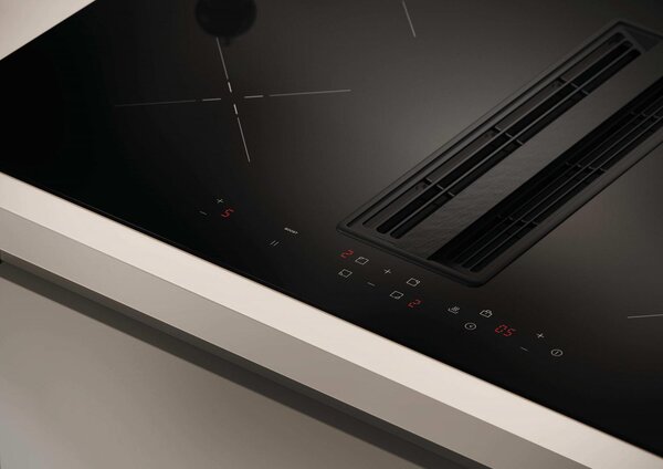 Hoover Piano Cottura a Induzione con Cappa Integrata Filtrante 4 Fuochi Larghezza 83 cm colore Nero - HIH8ICF H-HOB 550