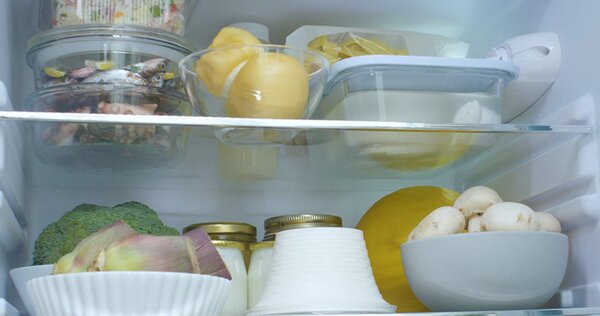 Severin RKS 8833 Mini Frigo Bar Frigorifero Piccolo Capacit 106 Litri Classe D colore Crema