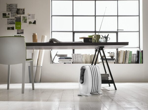 De Longhi Radiatore Termosifone Elettrico ad Olio Stufa 8 elementi Potenza 800 Watt con Termostato - TRNS0808M