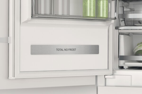 Whirlpool WHC20 T593P Frigorifero da Incasso Combinato Capacit 280 litri Classe energetica D Raffreddamento Ventilato
