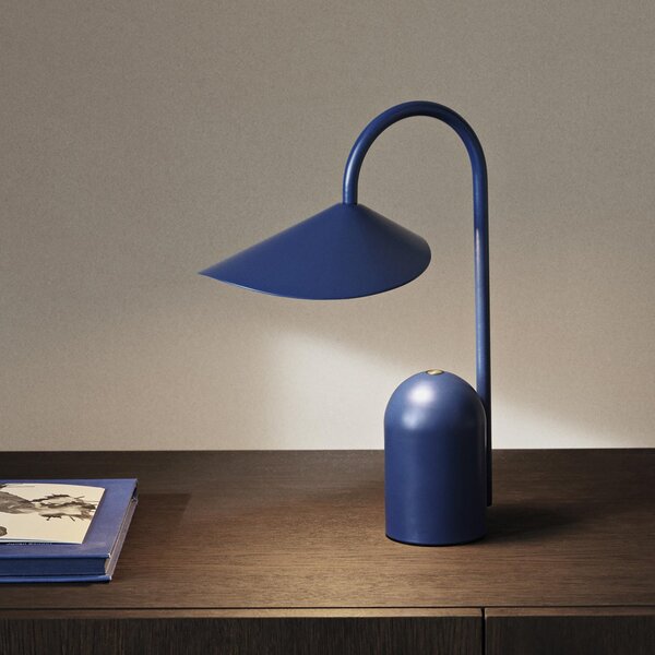 Lampade da tavolo ferm LIVING, Arum, dimmerabile, Blu, Terrazza, Metallo, Design
