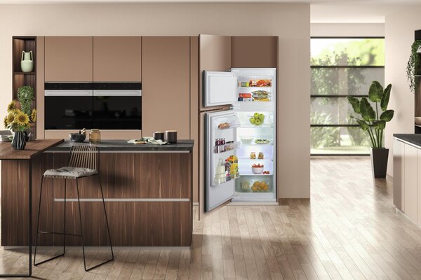 Hotpoint Ariston Frigorifero da Incasso Doppia Porta Capacit 218 Litri Classe energetica E Raffreddamento Statico - BD 2422 S/HA 2