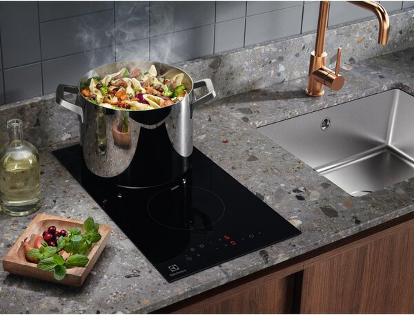 Electrolux Piano Cottura Elettrico 2 Fuochi Larghezza 29 cm in Vetroceramica colore Nero - LHR3233CK