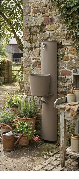 Fontana da Parete Giardino con Rubinetto e Secchio Dimensioni 30x25xh 119 cm - peso 11,5 kg con tubo rubinetto, Garantita contro la ruggine Colore Tortora