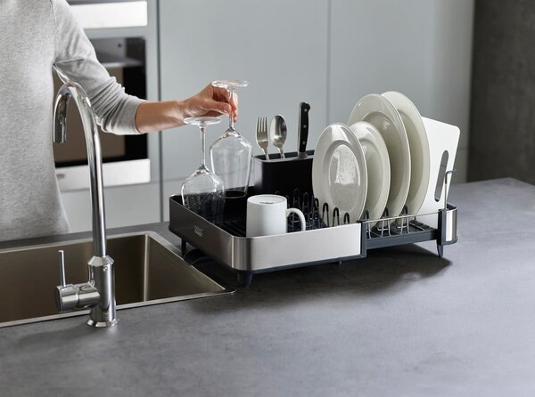 Set di scolapiatti e dispenser di sapone nero/argentato in plastica 36x32 cm Rethink Your Sink – Joseph Joseph