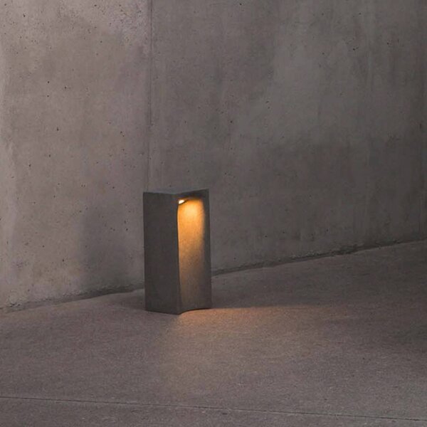 FARO BARCELONA Lampioncino LED Grot, 2700K, grigio, cemento, IP55, altezza 40 cm Grot, Alluminio / Grigio / Zincato, calcestruzzo / cemento, Moderno, Lampada LED da esterni