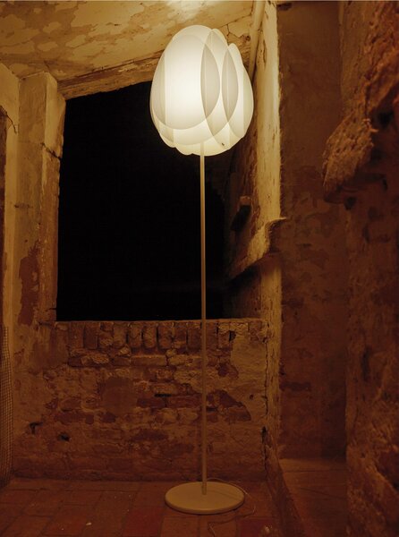 Lampada da TERRA con Paralume in sandylex FLORA e struttura in acciaio lucido �40xh 195 cm - 5 kG Paralume in Sandylex bianco perlato
