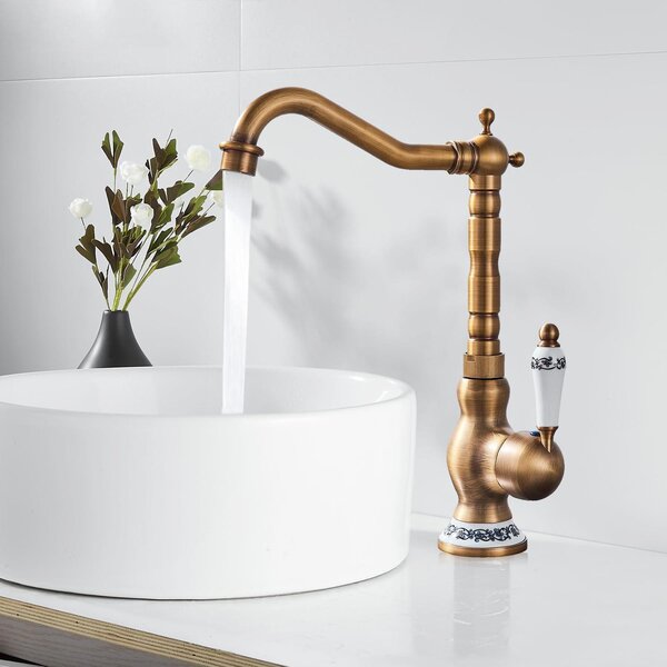 Rubinetto da cucina in stile retrò, in ottone, con braccio curvo, ideale per lavelli, dal design vintage e di colore marrone