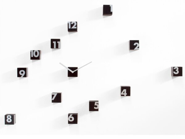Orologio parete RND Time 2 composto da piccoli cubi posizionabile random sul muro WENGE' NUMERI ARGENTO