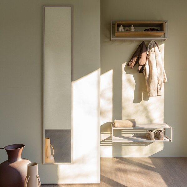 Attaccapanni da parete di colore naturale/grigio tortora in rovere massiccio con scaffale 78 cm School – Spinder Design