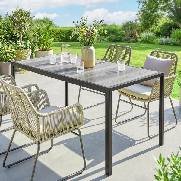 Outsunny Tavolo da Giardino 4-6 Persone con Piano Effetto Legno, in Acciaio e Plastica PSPC, 150x80x74 cm, Grigio e Nero | Aosom Italy