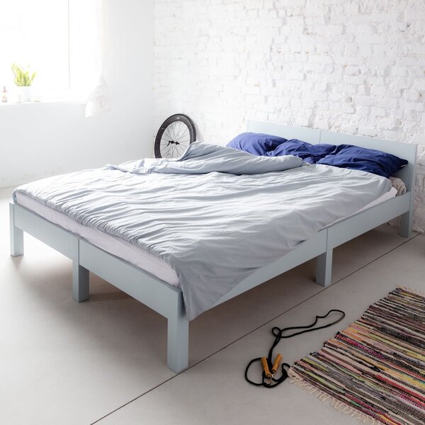 Letto matrimoniale in legno di faggio grigio chiaro con griglia 140x200 cm Dabi - Ragaba