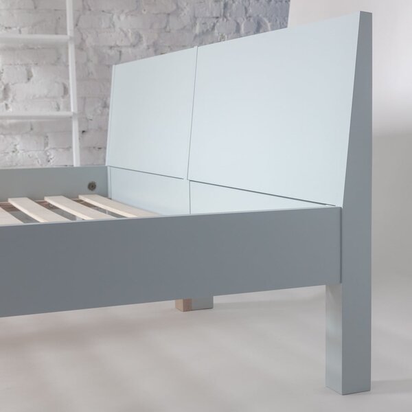 Letto matrimoniale in legno di faggio grigio chiaro con griglia 140x200 cm Dabi - Ragaba