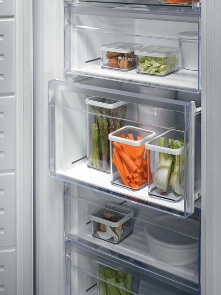 Electrolux Congelatore a Cassetti Verticale Capacit 279 Litri Classe energetica E Capacit di Congelamento 14 kg/24h Raffreddamento No Frost color