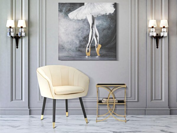 Poltrona in tessuto Crema imbottito con rifiniture dorate PARIS Dimensioni 62x58x h 78 cm - peso 5 kg gambe Metallo nero