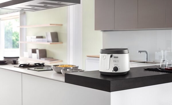 De Longhi OUTLET - Friggitrice Elettrica Capacit 2 Litri Potenza 1800 Watt colore Bianco - FS3061