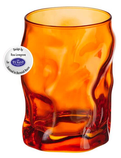 <p>Elegante bicchiere acqua in vetro arancione in un originale design che evoca tutta la forza dell&#39;acqua sorgiva mostrandone la sinuosità delle linee e la delicatezza delle curve, <strong>Design By ROSS LOVEGROSS</strong></p>