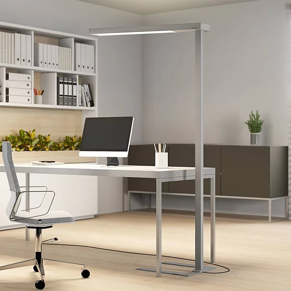 Arcchio Lampada da terra per ufficio Susi a LED, argento, sensore, dimmer, CCT Arcchio, dimmerabile, Alluminio / Grigio / Zincato, Studio / Ufficio, Alluminio, Moderno
