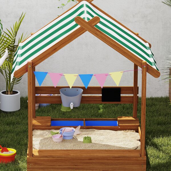 Outsunny Sabbiera per Bambini con Tenda 6 Bandierine 2 Vaschette Rubinetto e Lavagna a Casetta per Patio 124x116x146 cm Arancione | Aosom Italy
