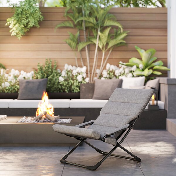 Outsunny Sedia da giardino in metallo pieghevole con cuscino removibile resistente alle intemperie sedia da campeggio sdraio portata 120 kg mobili per giardino terrazza balcone 66B x 94T x 79H cm Grigio | Aosom Italy