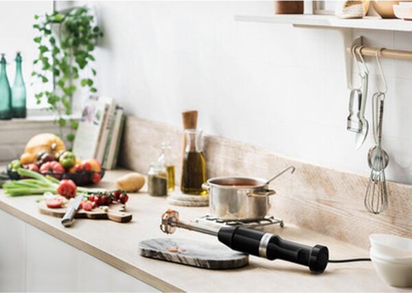 KITCHENAID Frullatore ad Immersione Minipimer Potenza 180 Watt con Bicchiere e Lama in Acciaio Inox colore Onyx Black - 5KHBV83EOB
