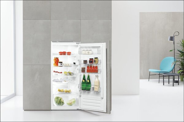 Whirlpool Frigorifero da Incasso Monoporta Capacit 209 Litri Classe energetica E Raffreddamento Statico colore Bianco - ARG 7182