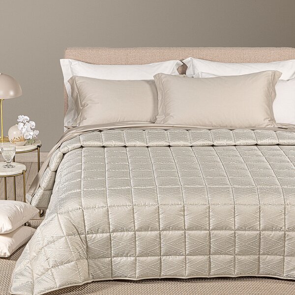 Trapunta Leggerissima In Raso Jacquard Minerva Matrimoniale Dreaming Naturale Caleffi