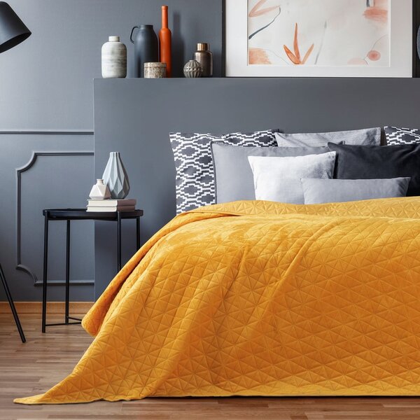 Copriletto giallo in velluto con rivestimento trapuntato 240x260 cm Laila – Restilo