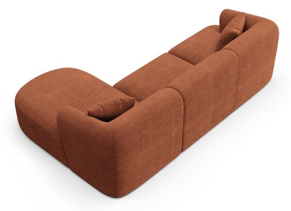 Divano angolare color terracotta (con penisola a destra/con chaise lounge) con rivestimento in velluto a coste Campi – Cosmopolitan Design