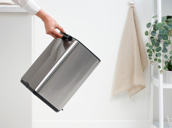 Cestino per la spazzatura color argento opaco in acciaio con pedale 12 l Bo – Brabantia