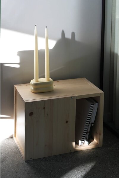 Comodino di colore naturale in pino massiccio Grab It – Karup Design