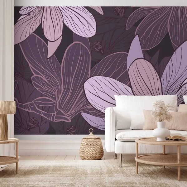 Carta da parati moderna Fiori da sogno - un motivo floreale con magnolie viola su uno sfondo nei toni del viola e del rosa