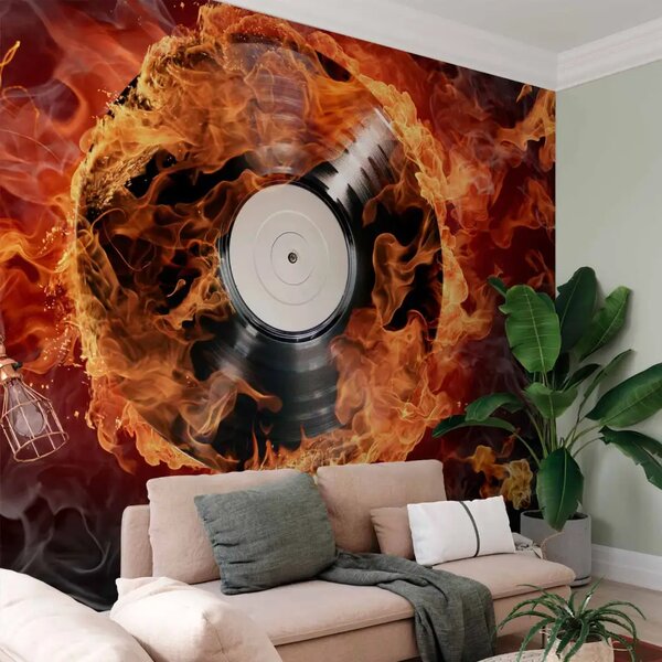 Carta da parati Musica rock - vinile circondato da fiamme e fumo in stile retrò