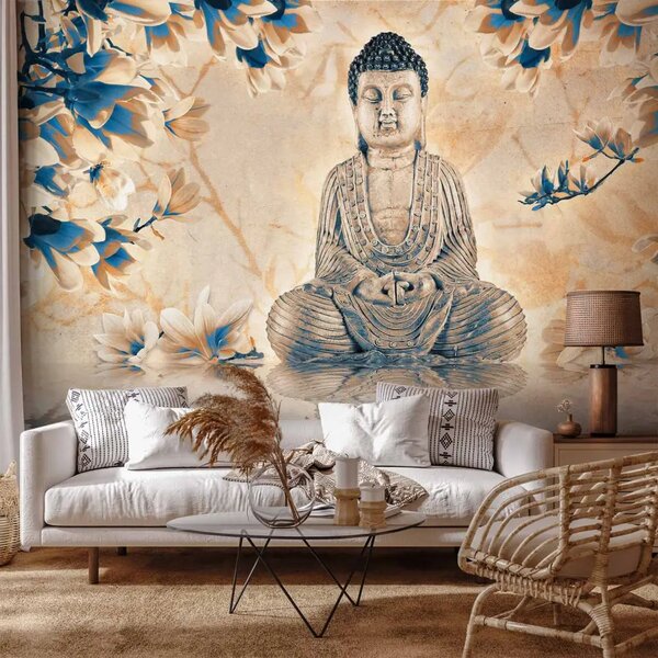 Carta da parati Buddha della prosperità tra magnolie su sfondo chiaro